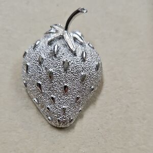 Sarah Coventry Silver Tone "Strawberry Ice " Brooch 5"